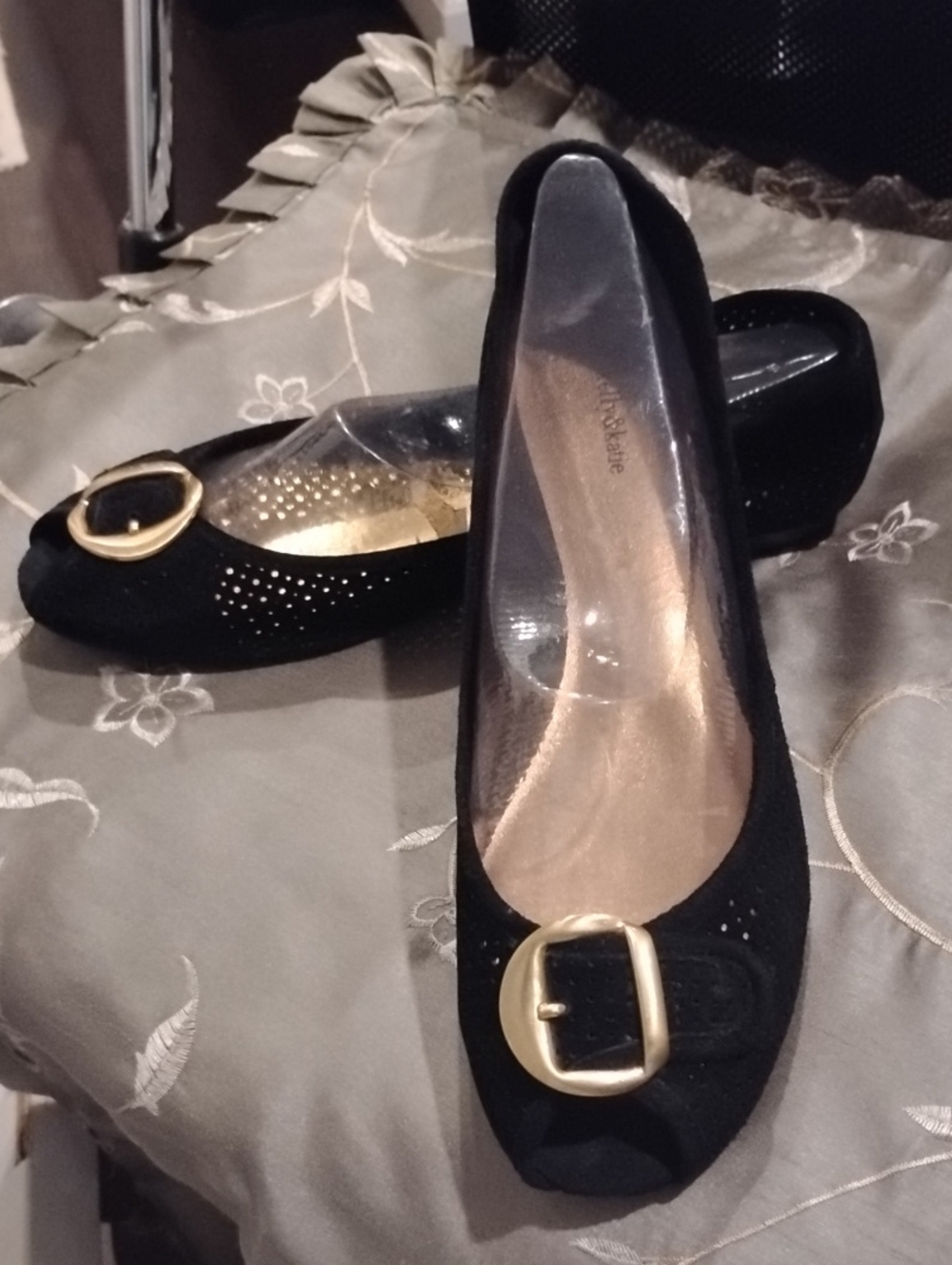 Women’s Black Suede Ballerina Ballet Flats New Size 11